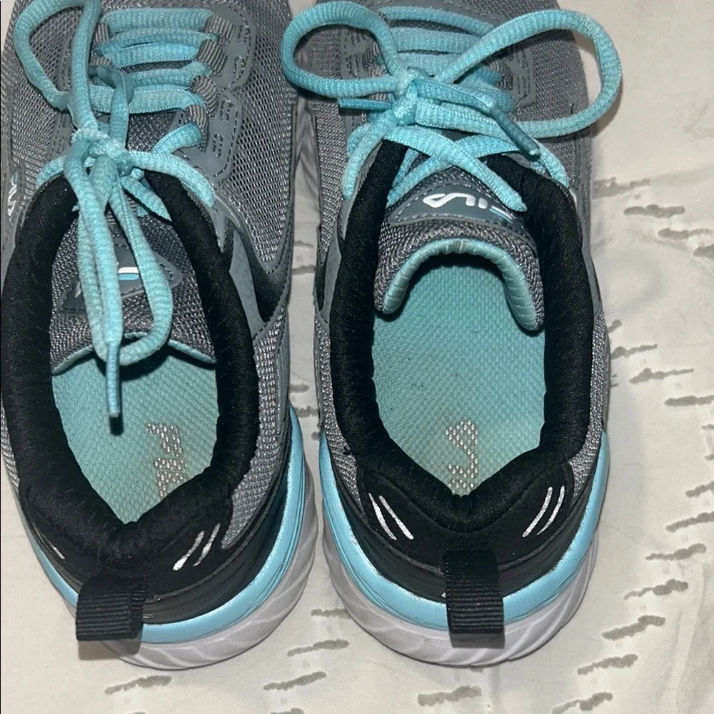 EUC Fila Women's Windspeed Athletic Running Shoes Black and Teal 7